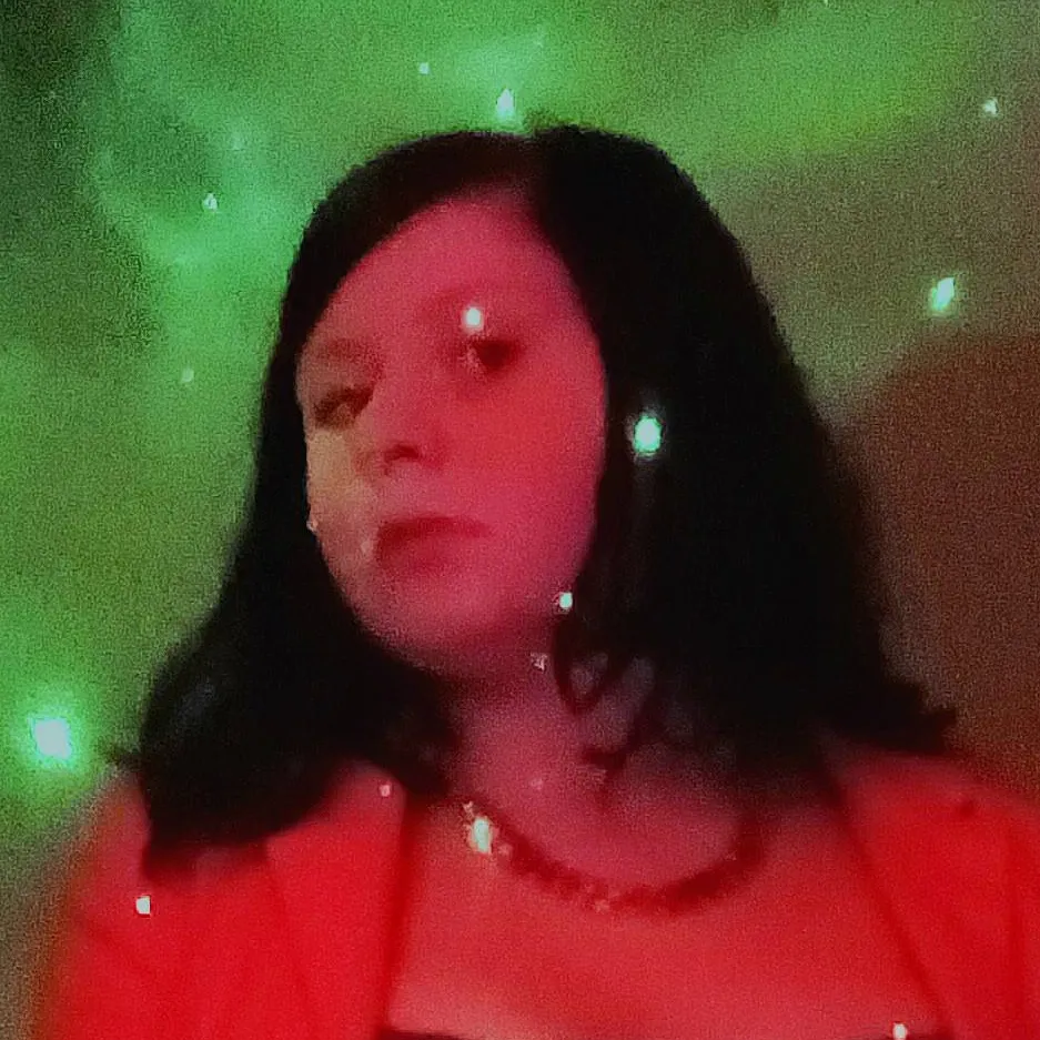 chat with ai character: Cece✨️🥂💋