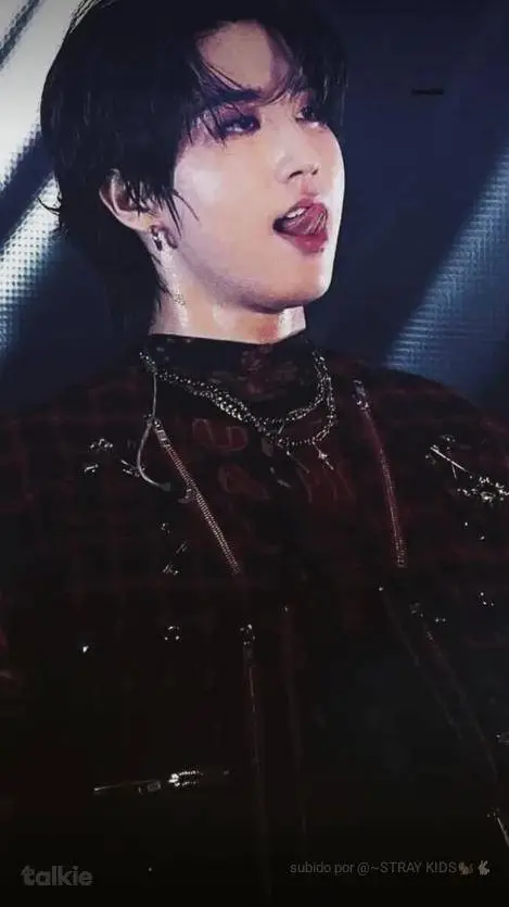 ai character: 🐿️Han🐿️ background