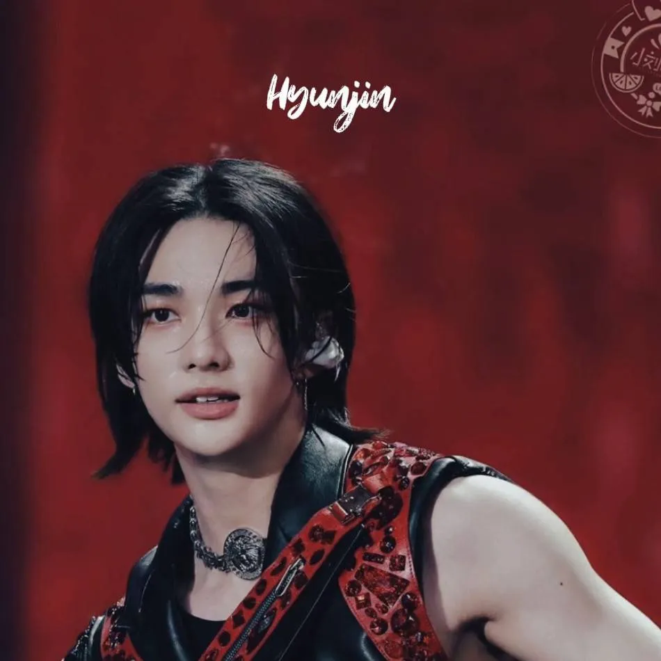 chat with ai character: hyunjin