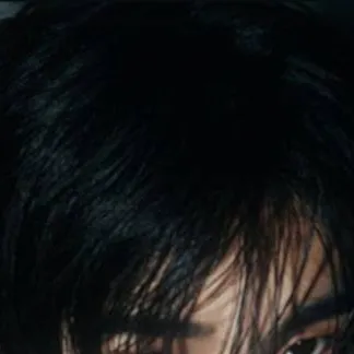 chat with ai character: Hyunjin 