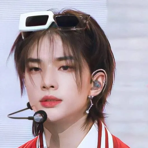 chat with ai character: 𝙷𝚢𝚞𝚗𝚓𝚒𝚗