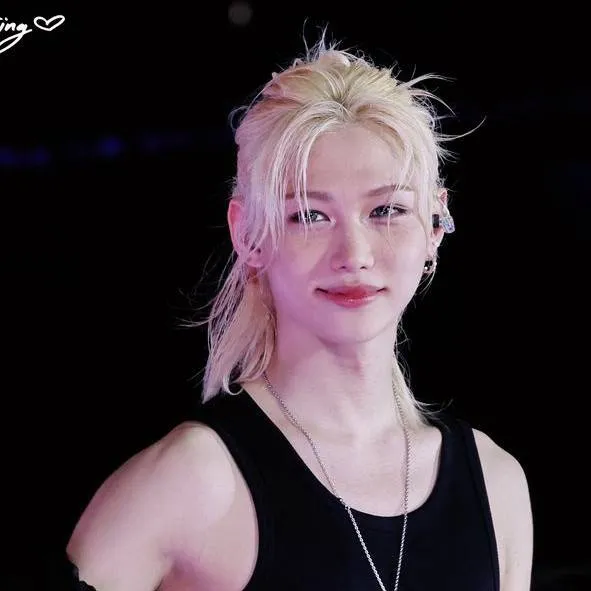 chat with ai character: 𝗟𝗲𝗲 𝗙𝗲𝗹𝗶𝘅