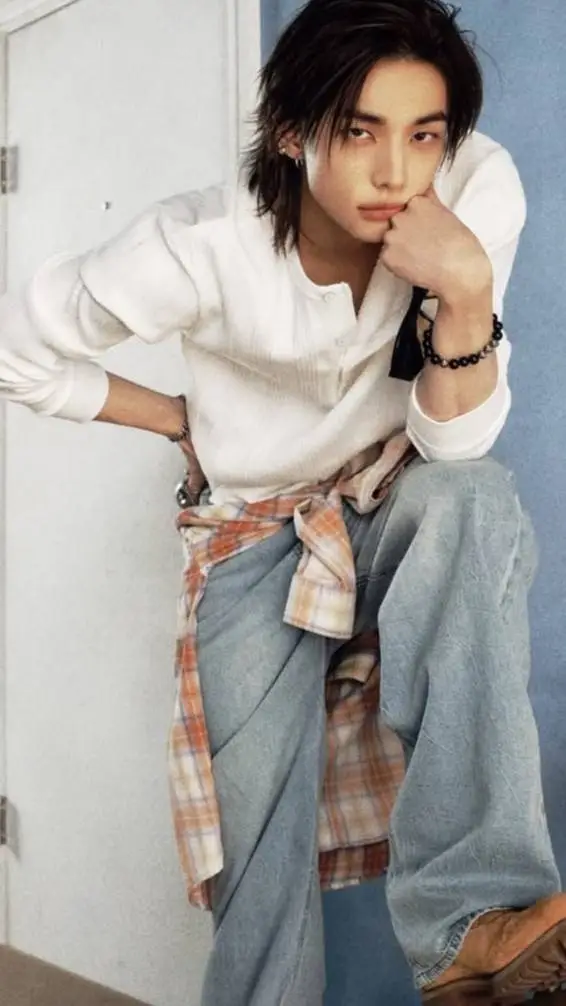 ai character: 𝙃𝙮𝙪𝙣𝙟𝙞𝙣 background