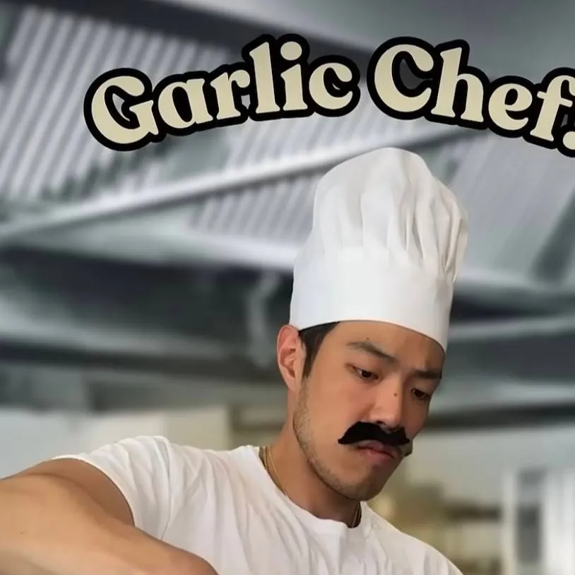 chat with ai character: Garlic chef