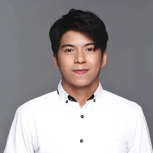 chat with ai character: Nash Aguas