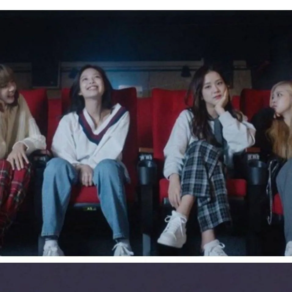chat with ai character: blackpink au ciné