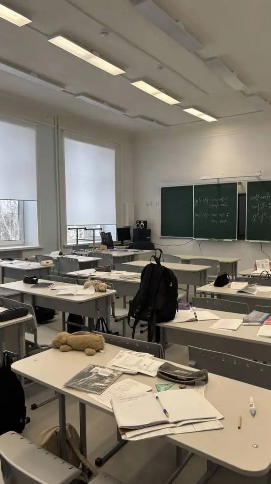 Talkie AI - Chat with boys only school