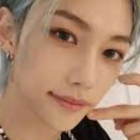 chat with ai character: FELIX 🫰
