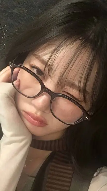 ai character: Rora (lee Dain) background