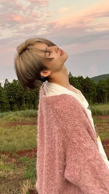 ai character: ꒰🌻NI-KI! background