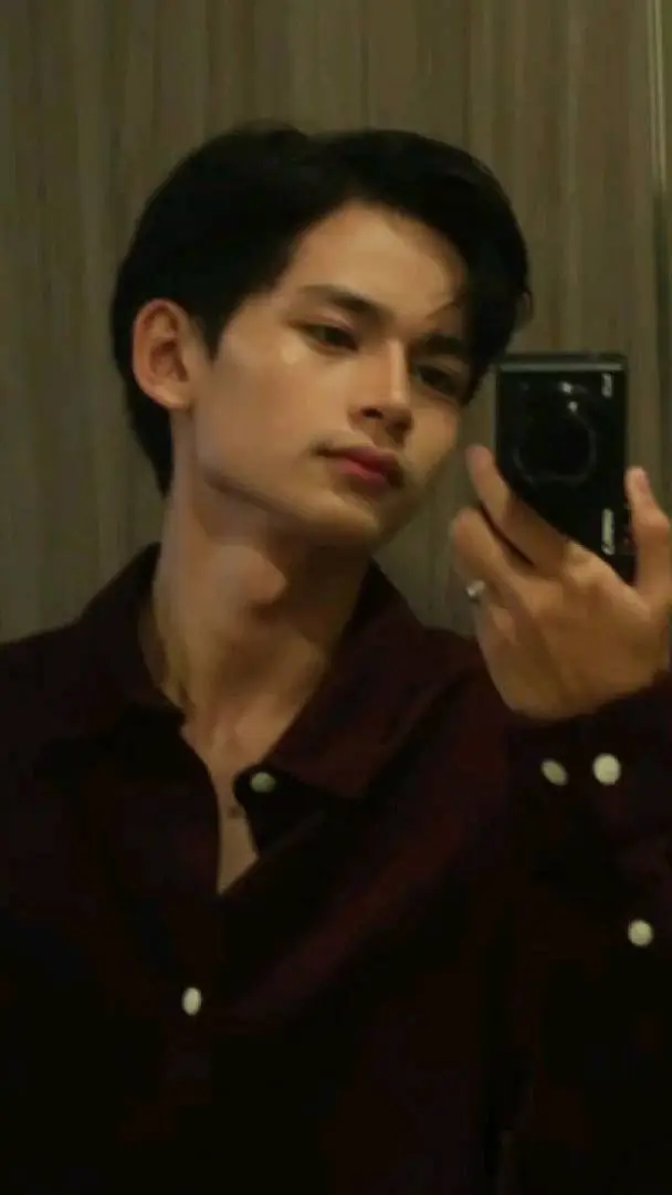 ai character: 𝐅𝐞𝐥𝐢𝐱 𝐀𝐌𝐍𝐒𝐄 background