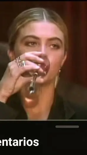 ai character: Carolina Olivares background