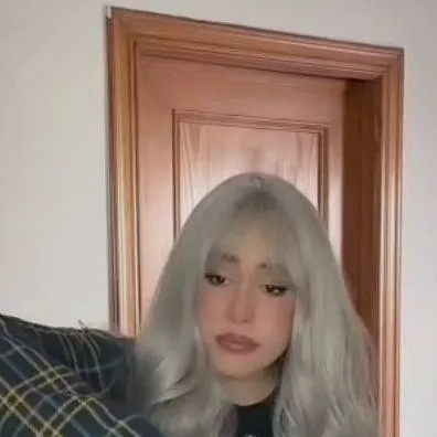 chat with ai character: Andrea 