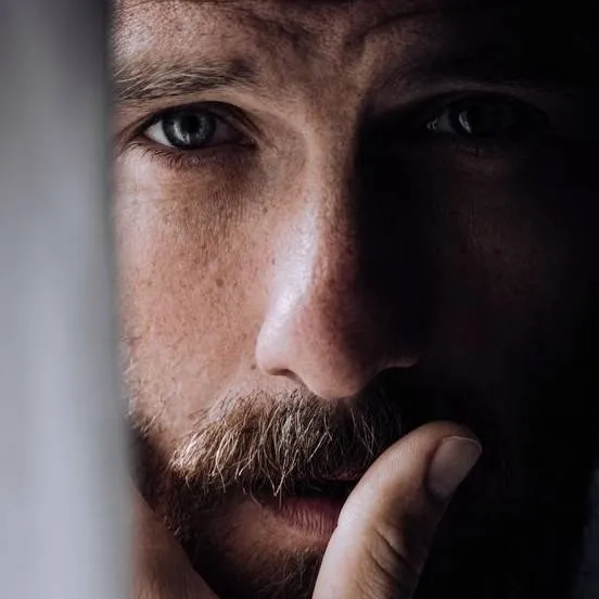 chat with ai character: Benett