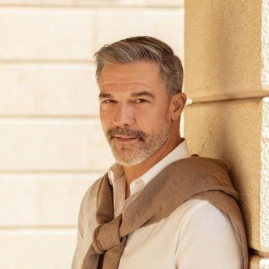 chat with ai character: Ethan Mercer