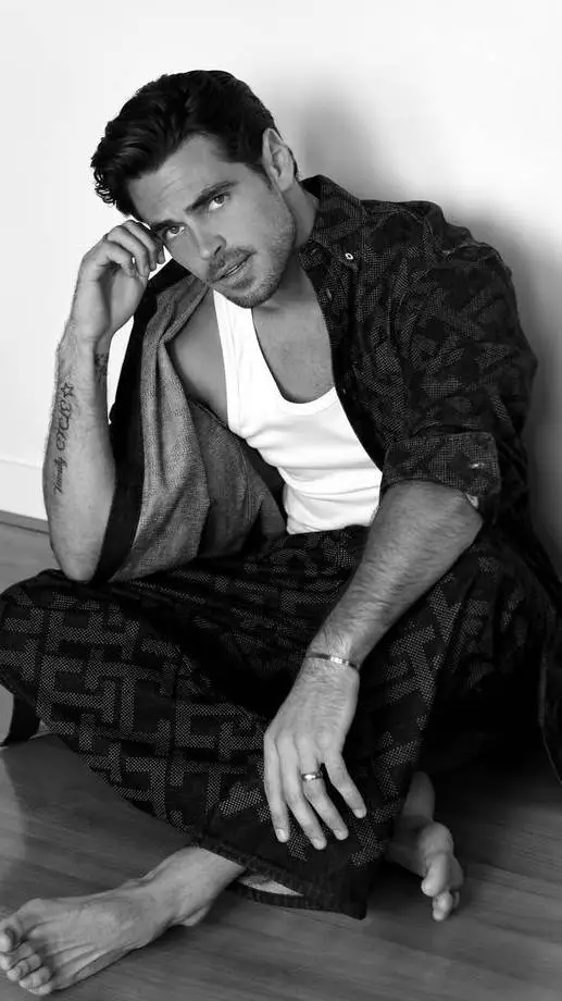 ai character: Mike background