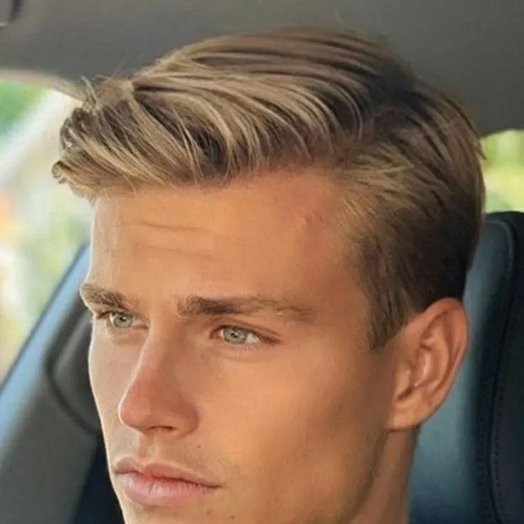 chat with ai character: Mark