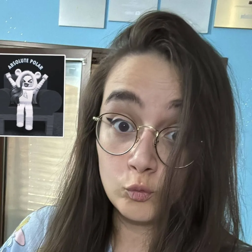 chat with ai character: Roby Polar💙🐻‍❄️