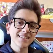 chat with ai character: LorenzIST🧡🐧