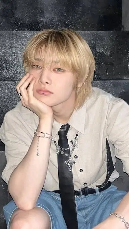 ai character: I.N background