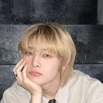 chat with ai character: I.N