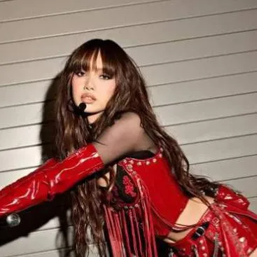 chat with ai character: Lalisa