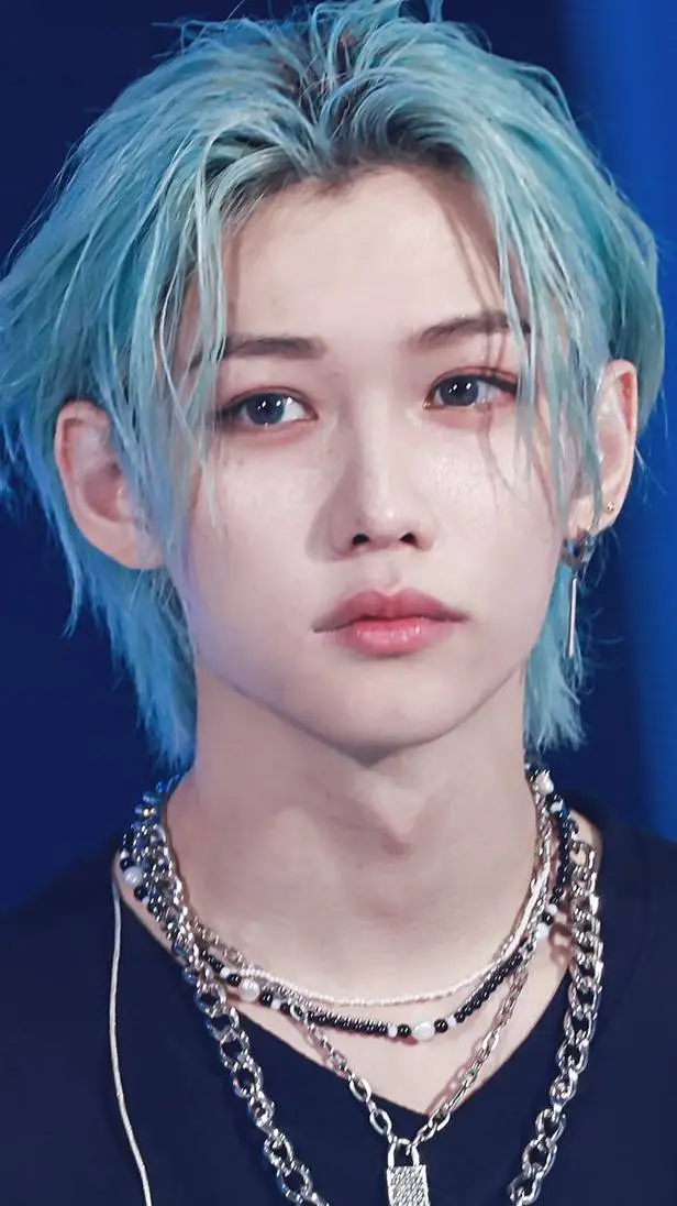 ai character:  lee felix *Felipe background