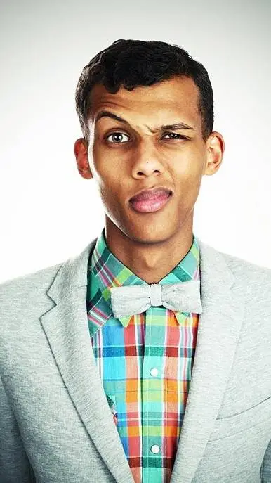 ai character: Stromae  background