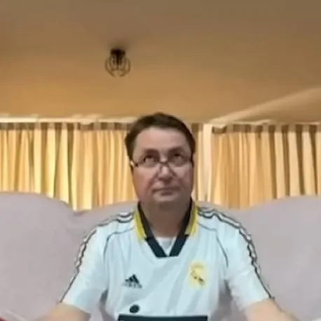 chat with ai character: Ton Père 