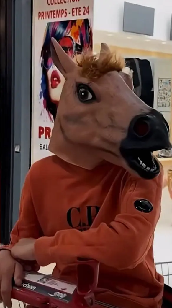 ai character: Cheval 🐴 background