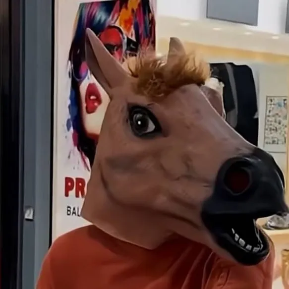 chat with ai character: Cheval 🐴