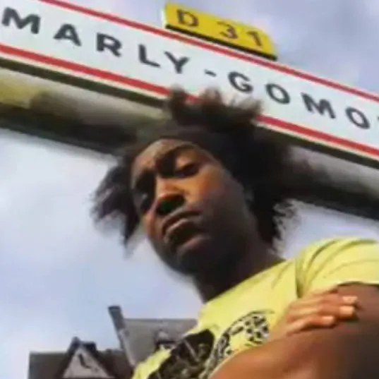 chat with ai character: Kamini 