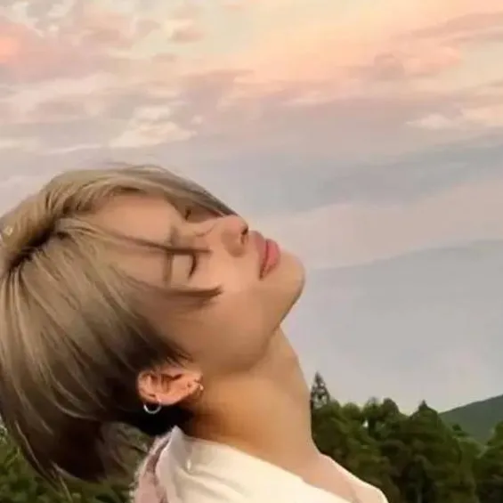 chat with ai character: Ni-ki (ENYPHEN)