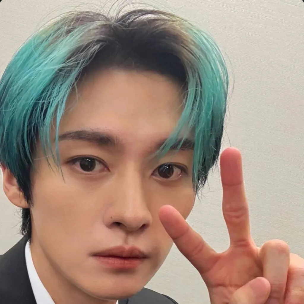 chat with ai character: LeeMinho (Leeknow)