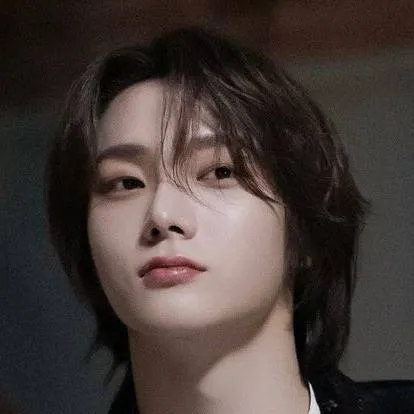 chat with ai character: Sungho