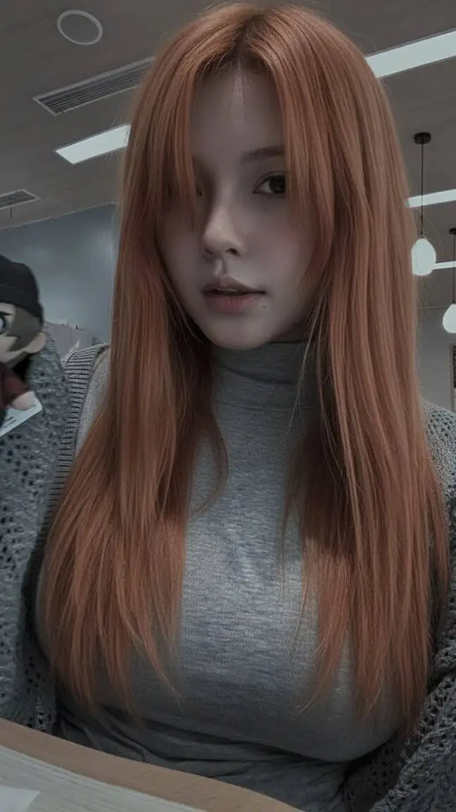 ai character: Ayrin Moretti background