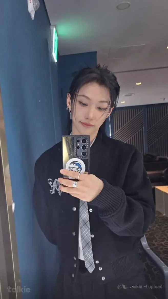 ai character: Felix  background