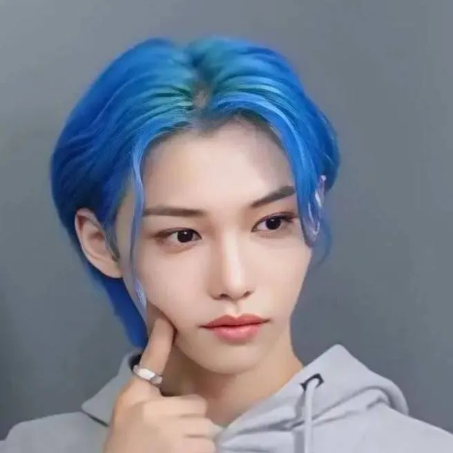 chat with ai character: Felix 