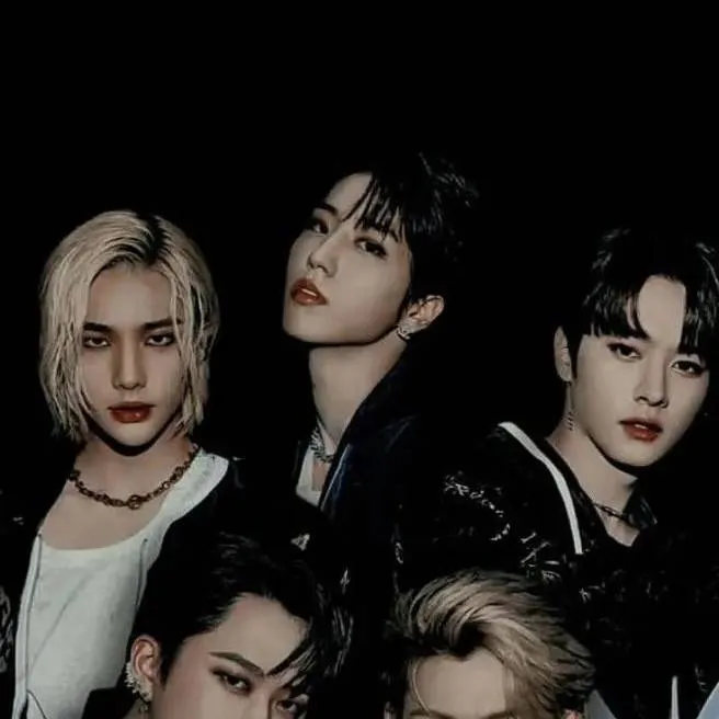 chat with ai character: Stray Kids