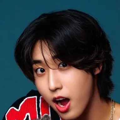 chat with ai character: 🐿Han Jisung