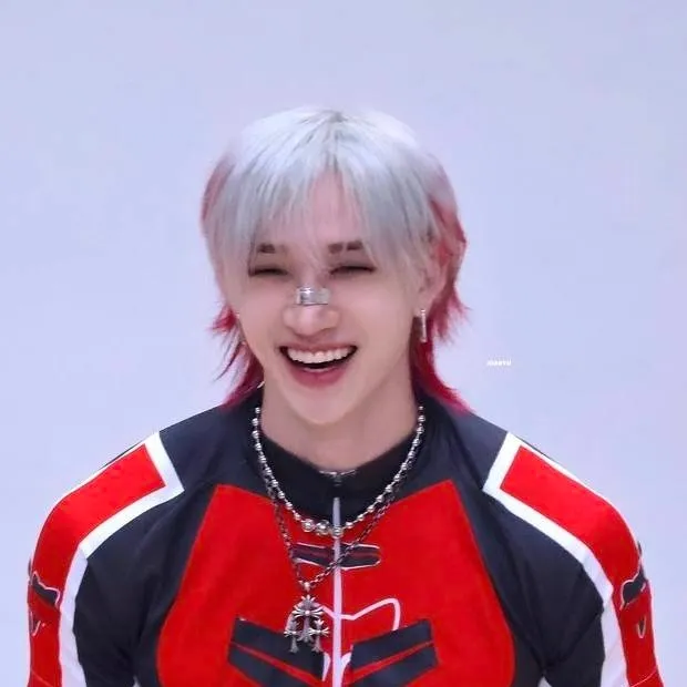 chat with ai character: Bangchan ⋆.𐙚 ̊