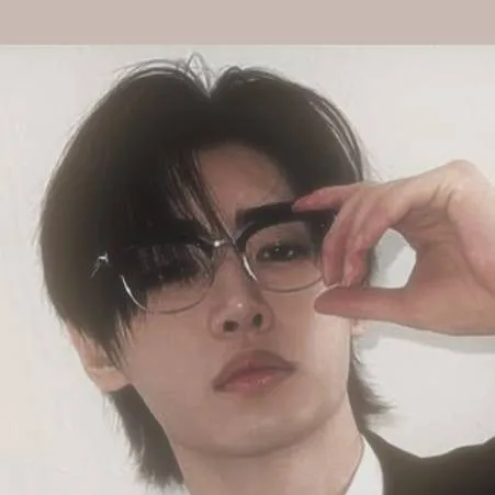chat with ai character: SUNGHOON 