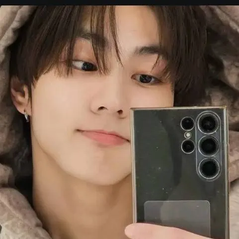 chat with ai character: 🐭 JUNGWON 🐭