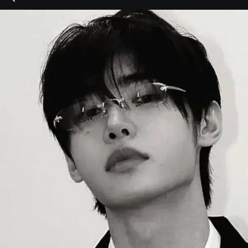 chat with ai character: 🍙 SUNGHOON 🦢