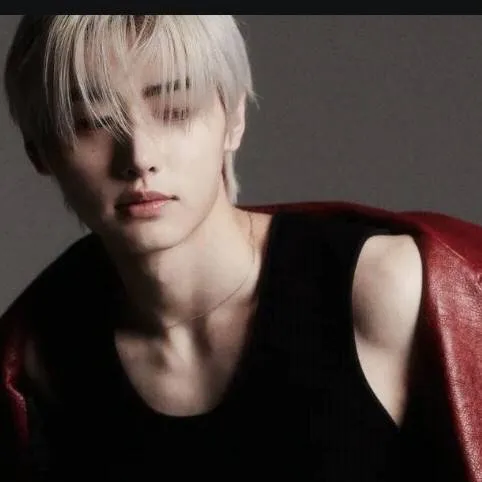 chat with ai character: 🌚SUNGHOON🍷