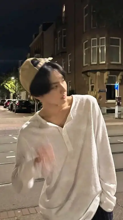 ai character: Jungwon  background