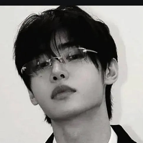 chat with ai character: Sunghoon 