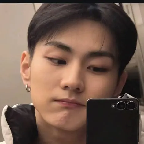 chat with ai character: JUNGWON💤