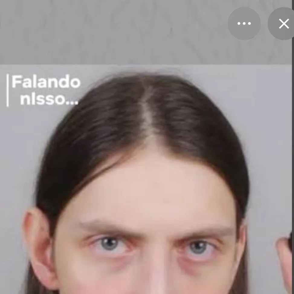 chat with ai character: Felca