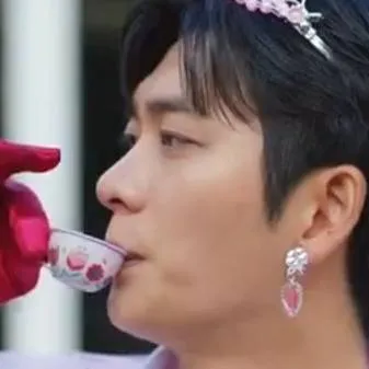 chat with ai character: Yoo JWon